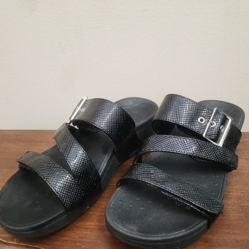 Vionic sandals size 9 - Picture 2 of 5